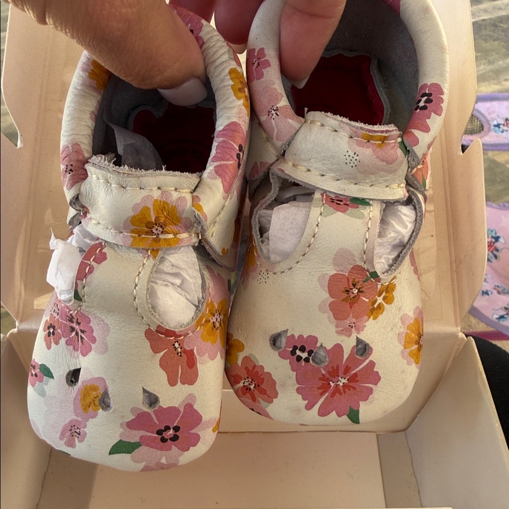 Freshly Picked Pink and Cream Floral Moccasins - Picture 3 of 3